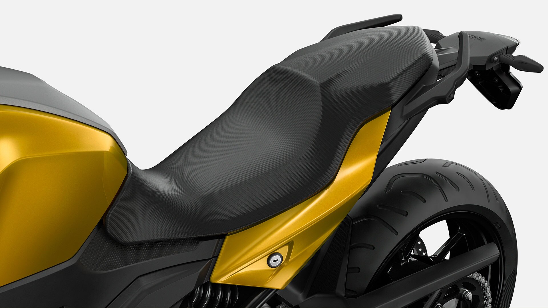 Vidíme sedlo BMW F 900 XR.