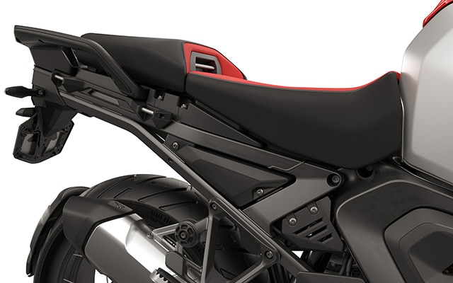 Zadní rám z hliníkových trubek ve tvaru mřížky