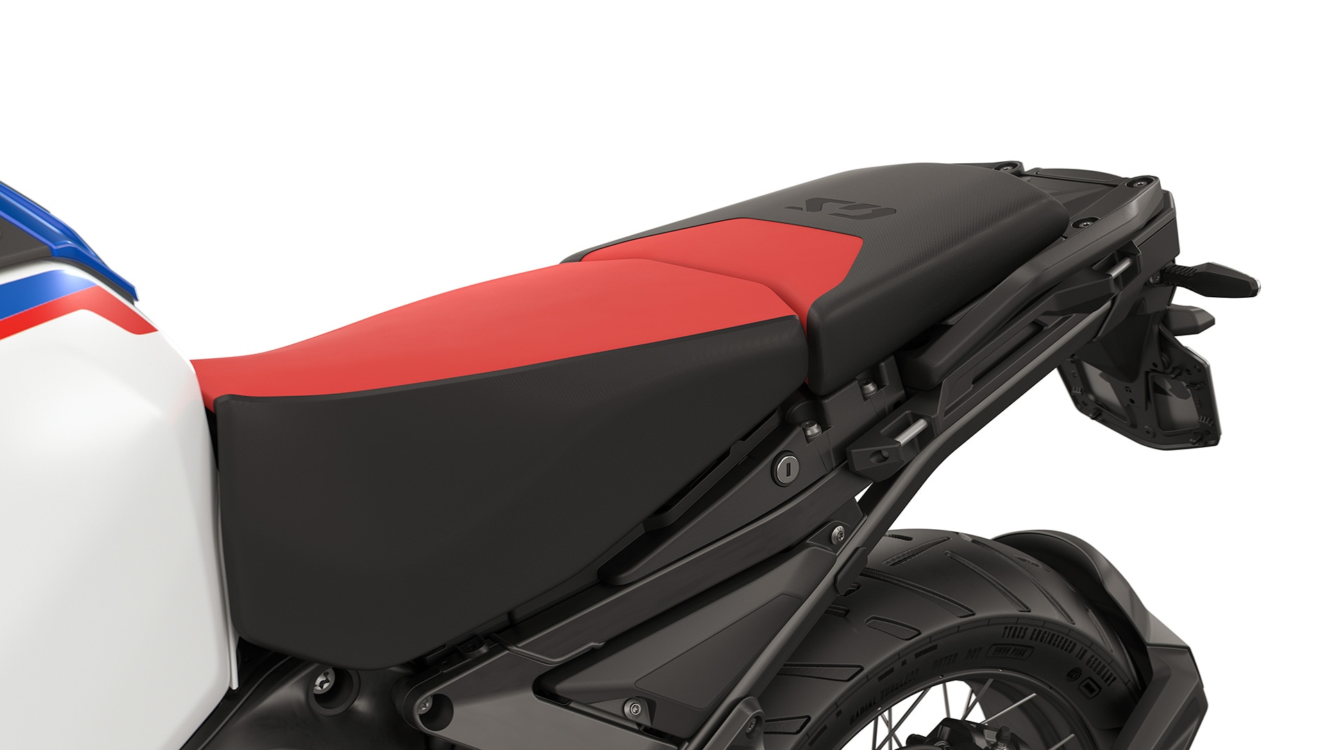 Vysoké sedadlo řidiče + sportovní sedačka spolujezdce (vzhled sedla Rallye)