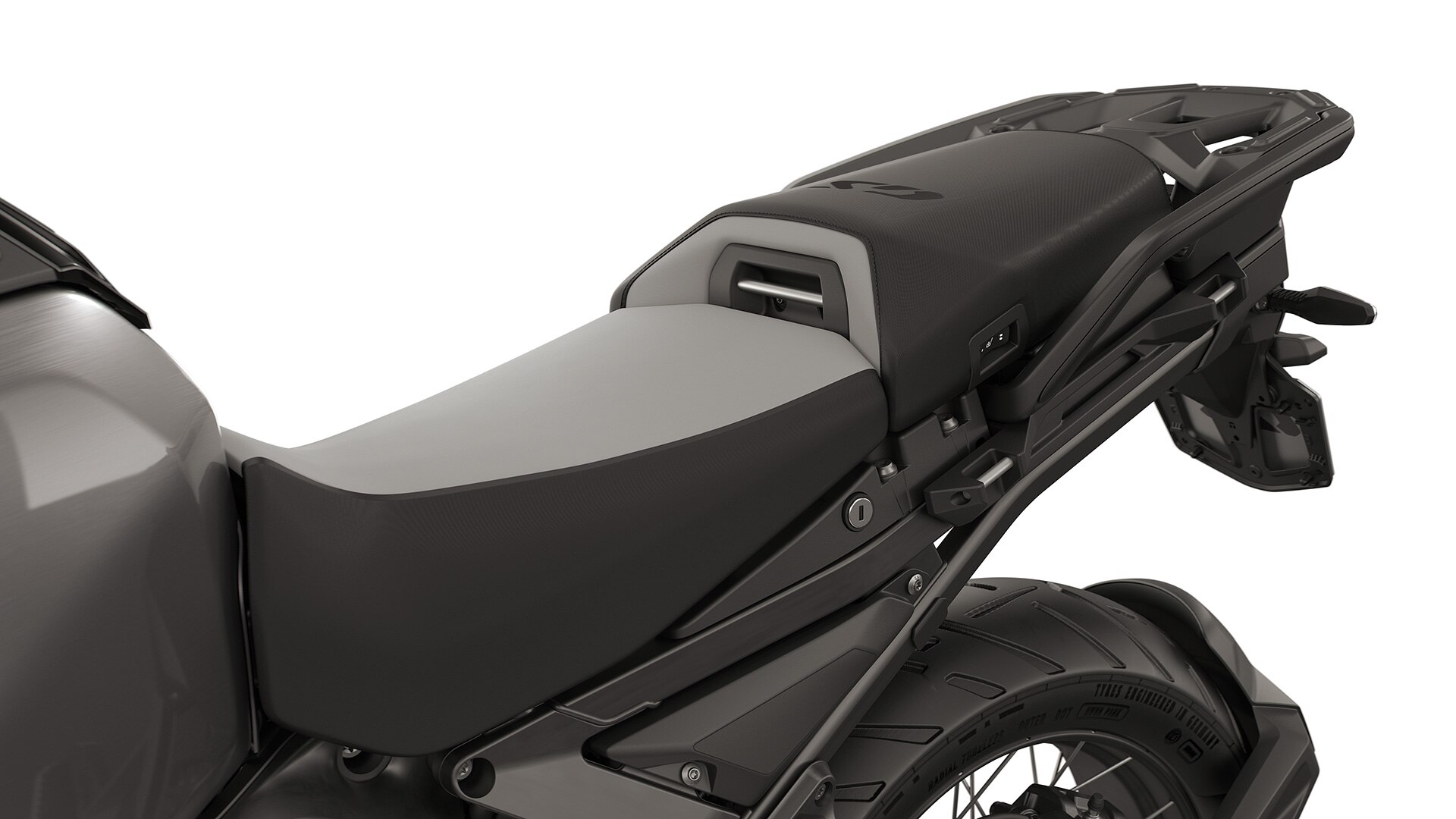 Komfortní sedačka řidiče a komfortní sedačka spolujezdce včetně vyhřívání sedadel