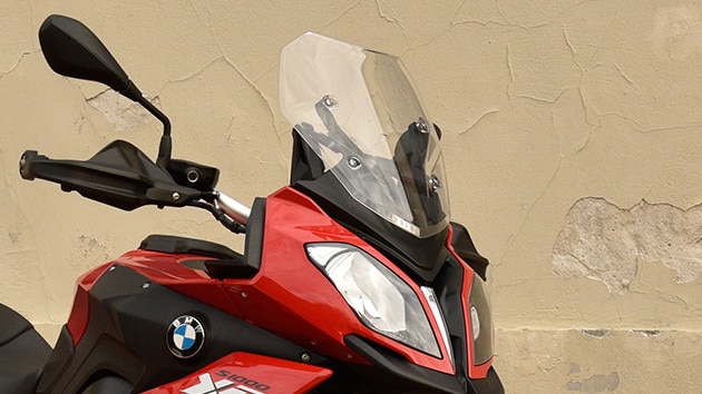 Štít lze u S 1000 XR nastavit ve dvou krocích