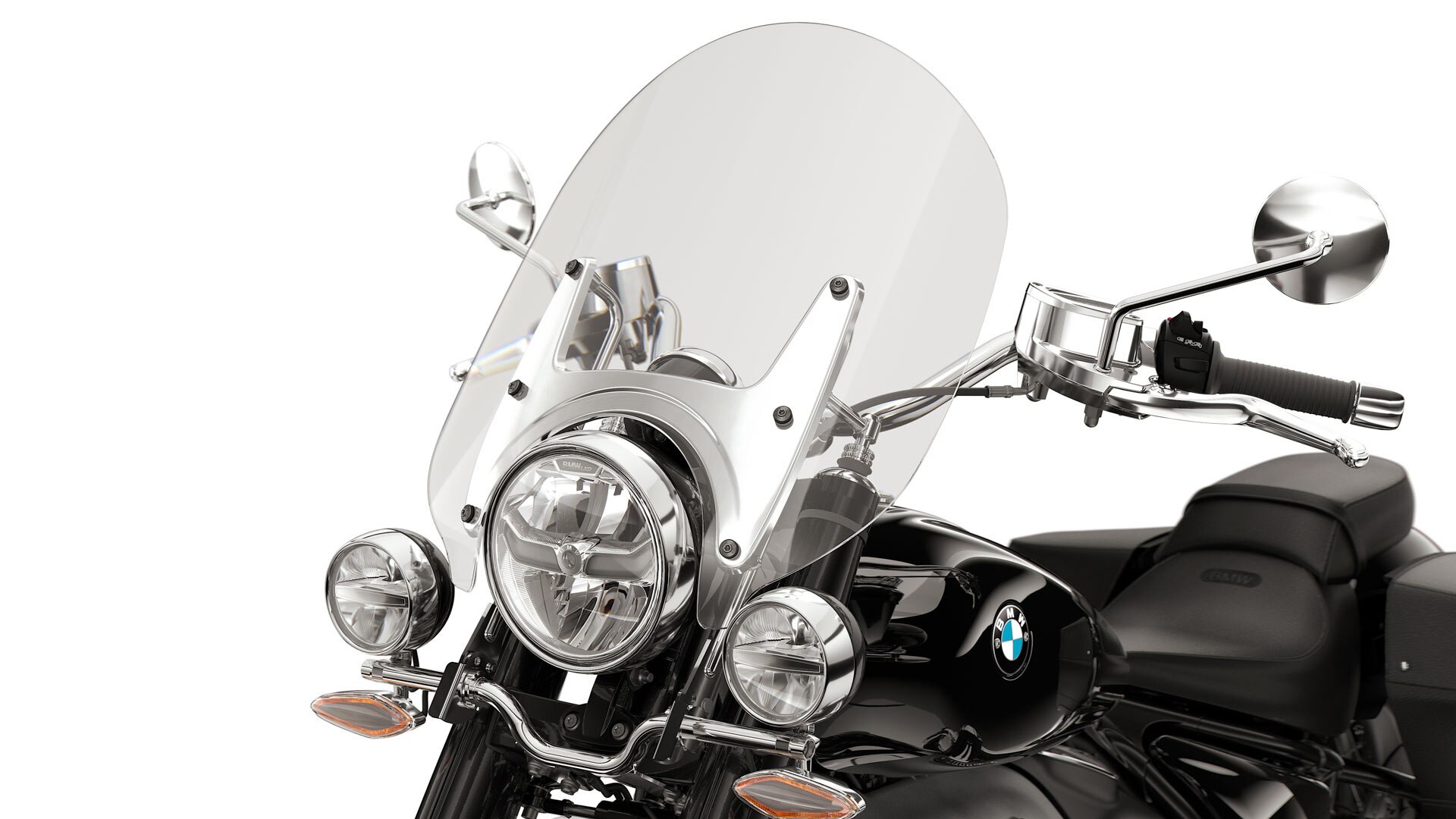Pohled na čelní štít motocyklu R 18 Classic.