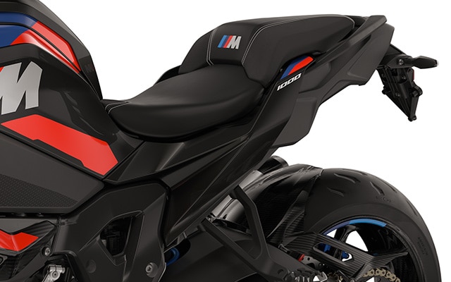 Štíhlá záď a frézované díly motocyklu M 1000 XR od BMW Motorrad