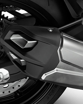Krátký výfuk zdůrazňuje dynamiku modelu F 900 R.