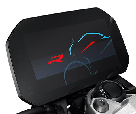 Vidíme velký 6,5“ TFT displej modelu F 900 R.