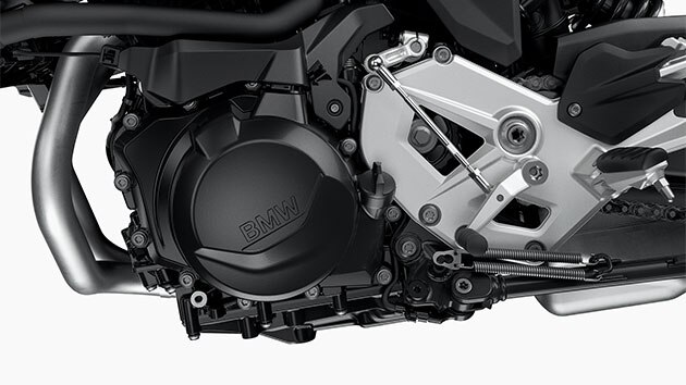 Vidíme motor modelu F 900 R. Je to srdce modelu F 900 R a zaručuje ti potěšení z jízdy.