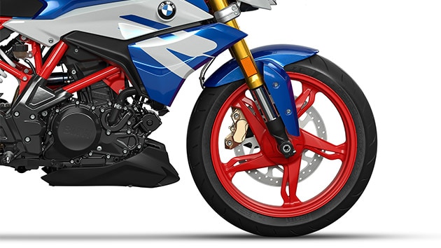 Pohled na hliníkové lité kolo modelu G 310 R.