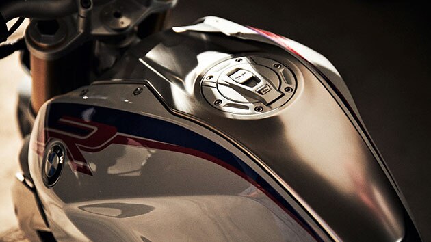 Nádrž BMW R 1250 R z nerezovým krytem nádrže