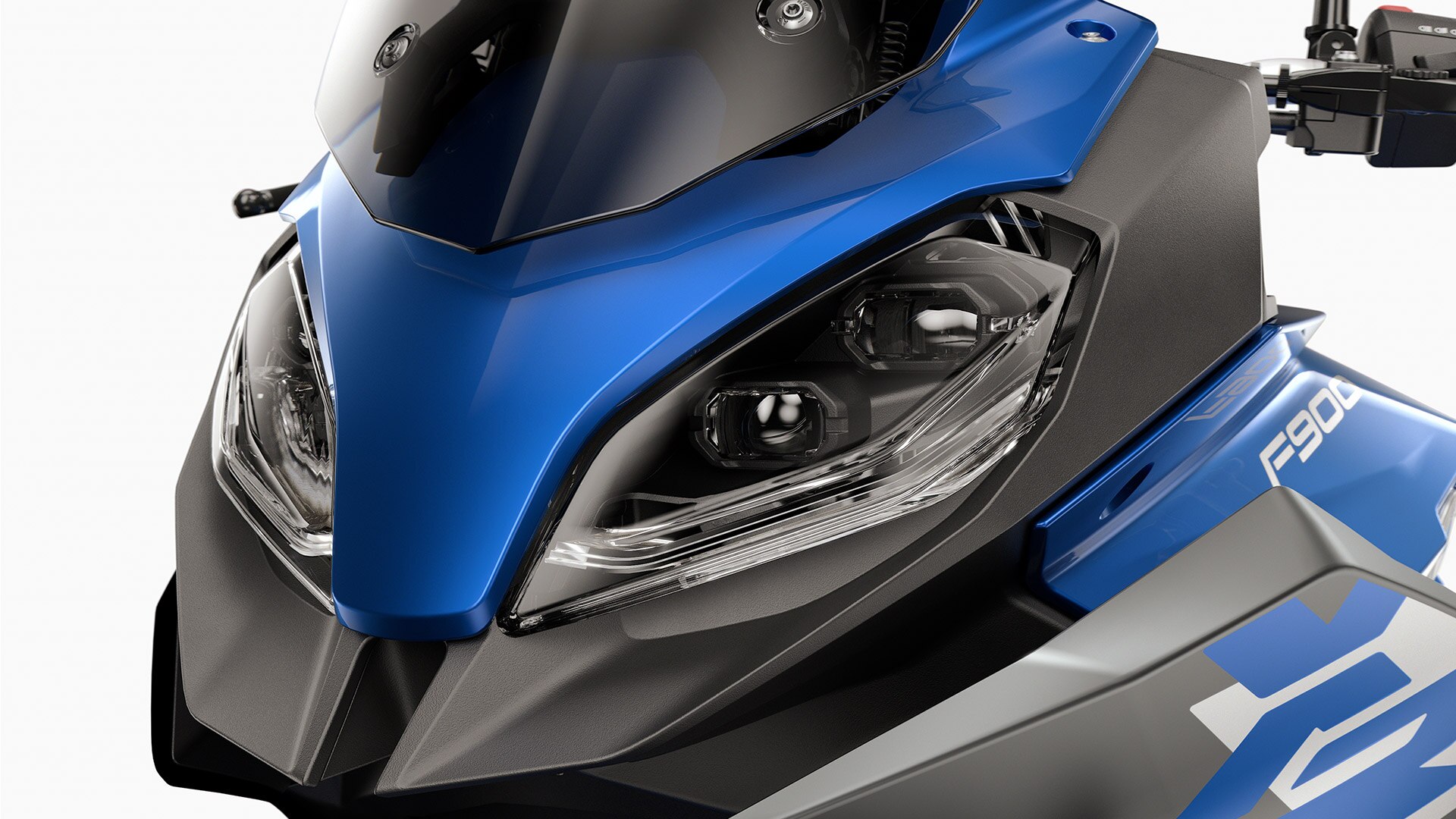 Pohled na světla modelu F 900 XR.