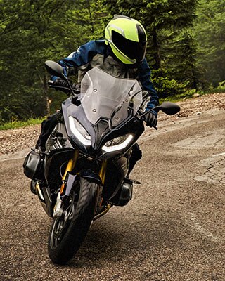 R 1250 RS v zatáčkách