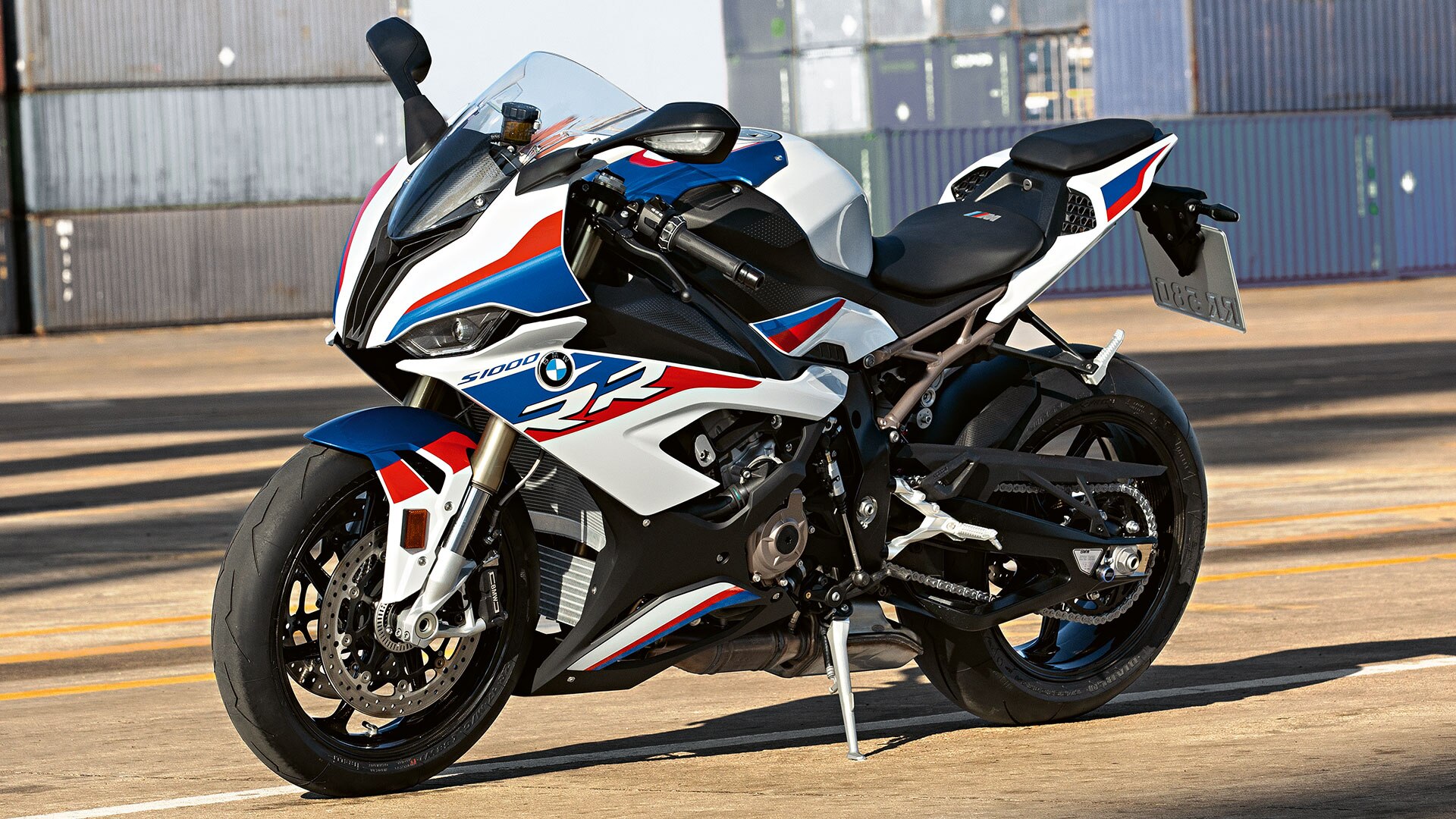 Zadní část nového BMW RR