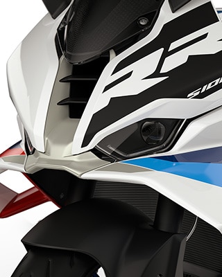 Dynamický čelní vzhled a vysoký větrný štít superbiku S 1000 RR