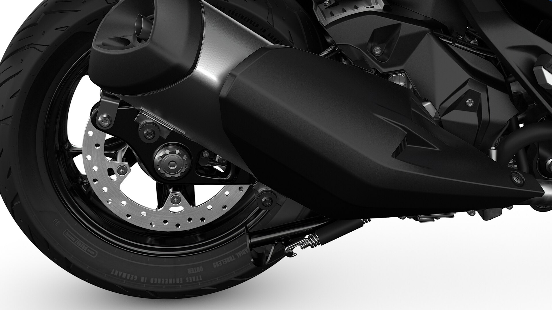 Pohled na výfukový a brzdový systém modelu C 400 X.